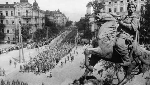 В Киеве предпочли забыть: 82 года со дня освобождения Украины от фашистов