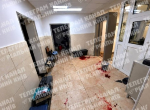 «Отрезать яйца» за $200 тысяч: что на самом деле произошло в Печерском ТЦК, где "ухилянт" устроил стрельбу, ранив троих полицейских и троих людоловов