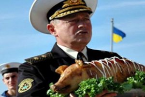 Адмирал Тенюх на Майдане призвал армию не выполнять приказы Януковича