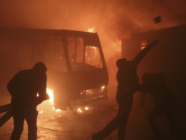 Киев в огне в фотографиях Reuters