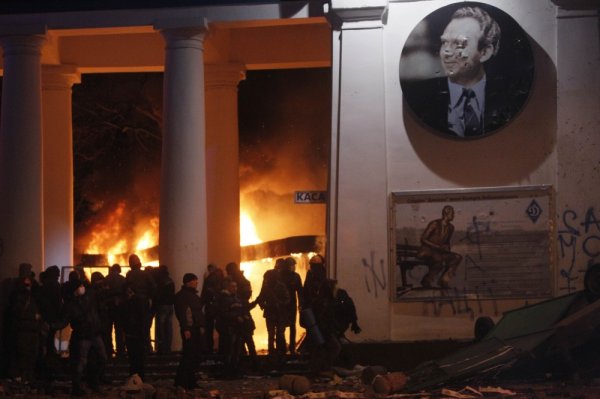 Киев в огне в фотографиях Reuters