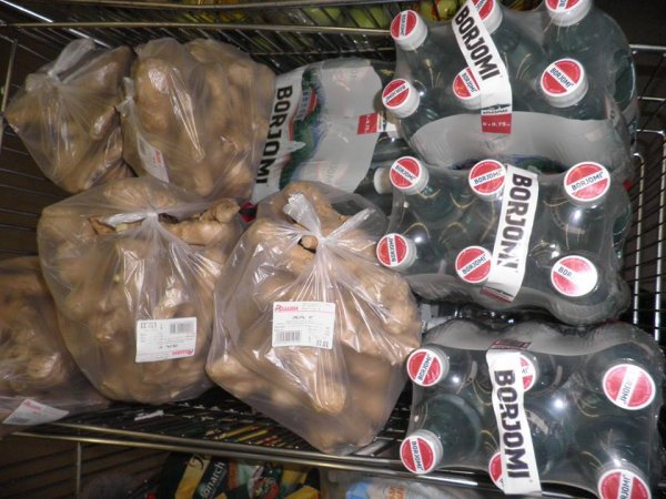 21 января вечером около 30 киевлян навестили боевые позиции блокпосты ВВ и «Беркута» в правительственном районе города