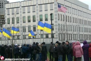 Мнения политиков и общественных деятелей: простых людей, патриотов и предателей!
