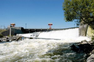 Анонимы грозят взорвать украинские ГЭС и АЭС, утверждают в СБУ