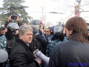 Стоп-майдан в Севастополе на площади Ушакова