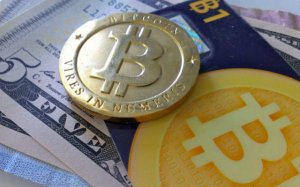 В США задержан Чарли Шрем по подозрению в махинациях с виртуальной валютой биткоин