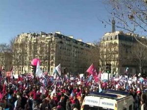 Во Франции с новой силой разгораются страсти вокруг закона о легализации однополых браков
