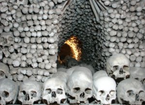 Мощи распятого лидера Автомайдана прибыли в Вильнюс