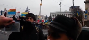 Украина, Киев, майдановец-нацист против людей!!!