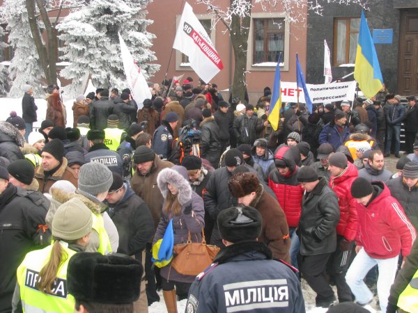 Жители ДОНБАССА разогнали «Евромайдан»