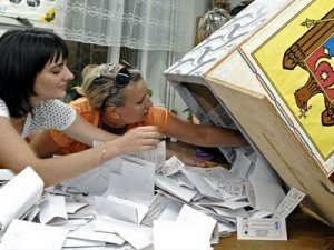 Парламент Гагаузии единогласно утвердил результаты референдума о независимости