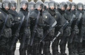 Усиленные кордоны милиции блокируют подходы к Раде