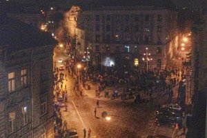 Во Львове захватили обладминистрацию и УВД области