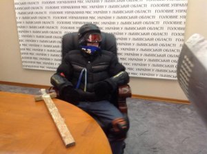 Во Львове протестующие захватили прокуратуру, военный арсенал и здание УМВД