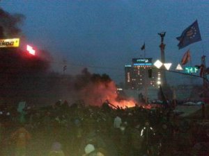 Киев замирает, дипломаты бегут