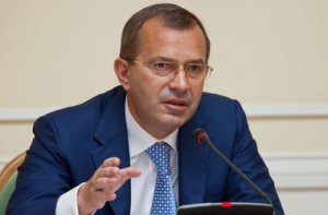 Клюев подал в отставку, его ранили, но, угрозы жизни нет – пресс-секретарь