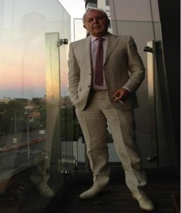 В.Путин излечит косоглазие украинцев.