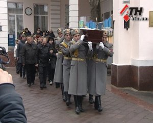 В Харькове прощались с бойцом внутренних войск Виталием Захарченко, ВИДЕО