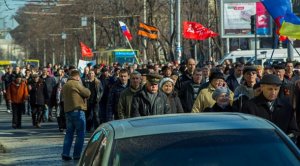 Днепр не сдается миллиардеру Коломойскому и бандеровским боевикам