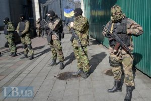 Бандитско-милитарный национализм добьёт Украину