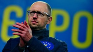 Украина готова занять место России в G8 - Яценюк