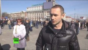 Жители Донецка требуют проведения референдума об отделении от Украины